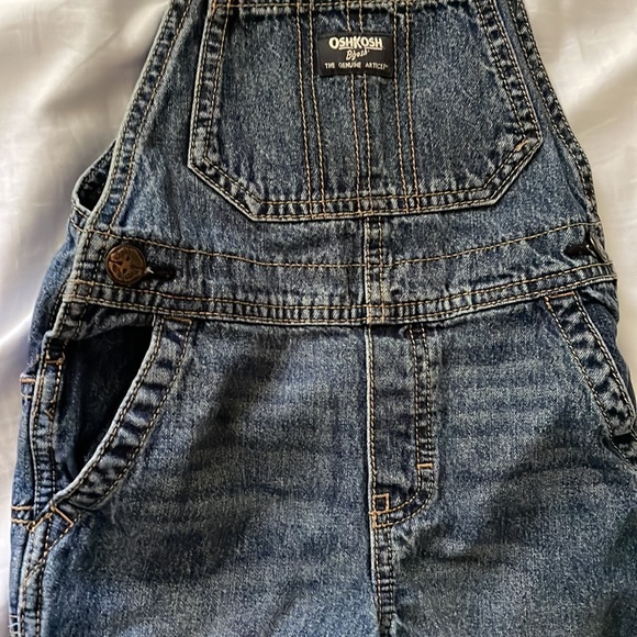 OshKosh overalls size 3 - Picture 3 of 4
